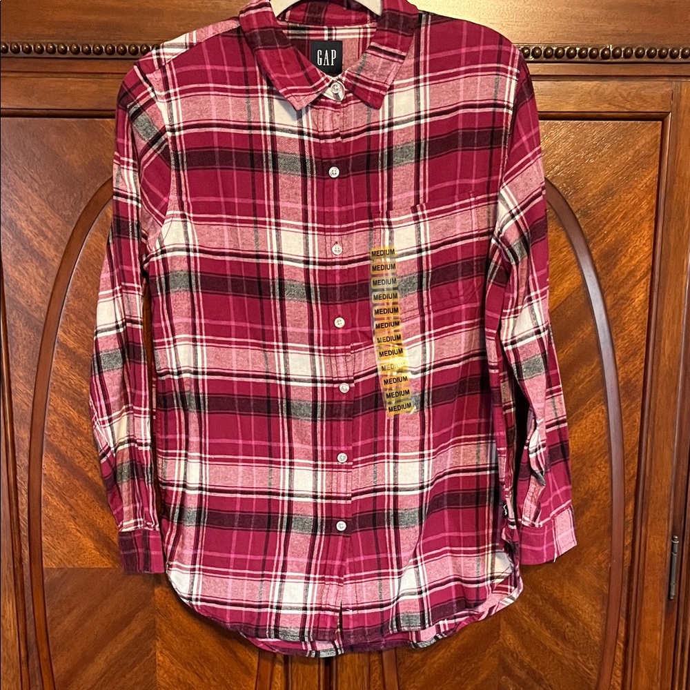 GAP NWT Women's Plaid Button Down Shirt